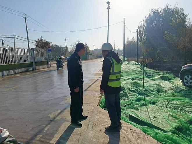 拧紧燃气“安全阀”东西湖区柏泉街开展专项执法行动守护冬春平安(图3)