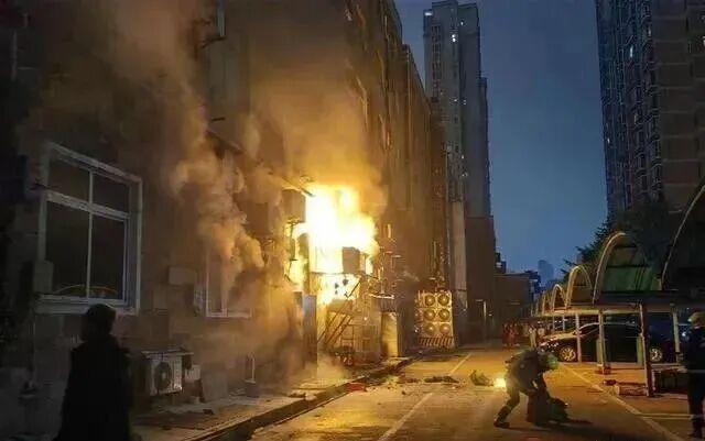 这个地方长期不洗会着火！赶快看看自家厨房→(图2)