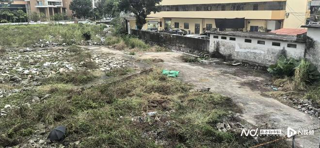 空地能否建临时停车场？周边小区居民意见不一记者多方调查(图2)