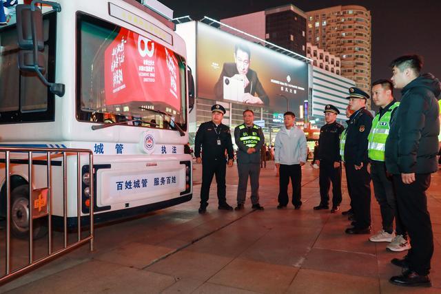 用“民生温度”交出市政答卷二七城管2025年成绩单来了(图8)