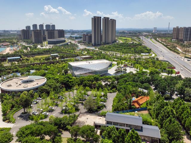 用“民生温度”交出市政答卷二七城管2025年成绩单来了(图1)