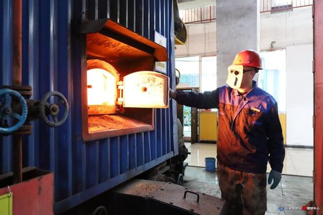 热力升温、交通保畅阿勒泰多措应对今冬最强寒潮天气(图2)