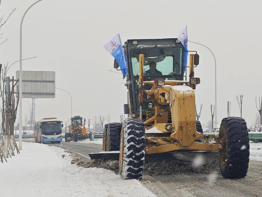 我市各地各部门迎战风雪(图13)
