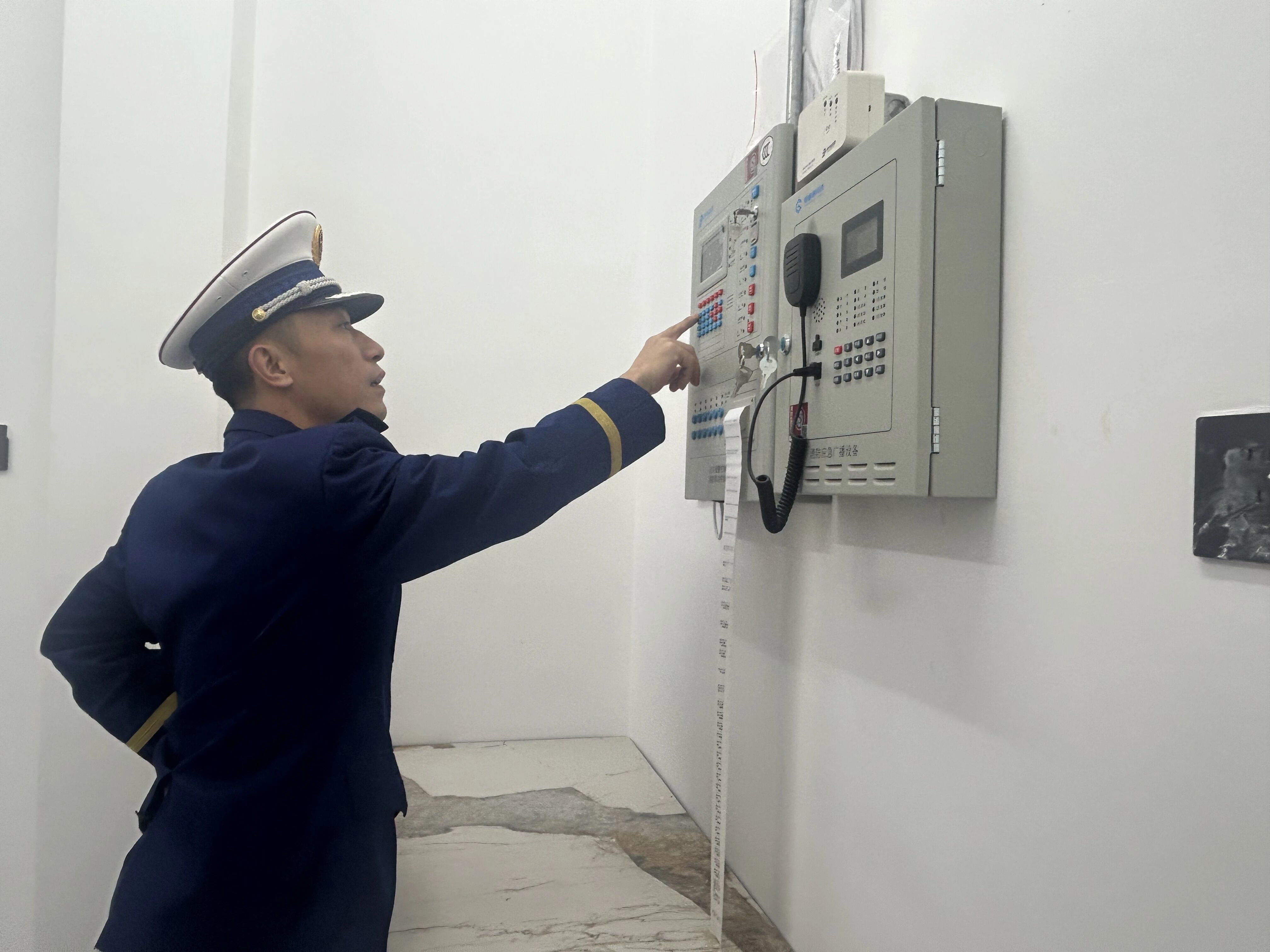 Kaiyun体育网站:江南区开展消防安全错时检查(图3)