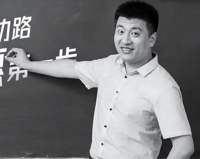 为什么这么多人喜欢张雪峰？打破信息差、只说大实话的他此生无憾(图7)