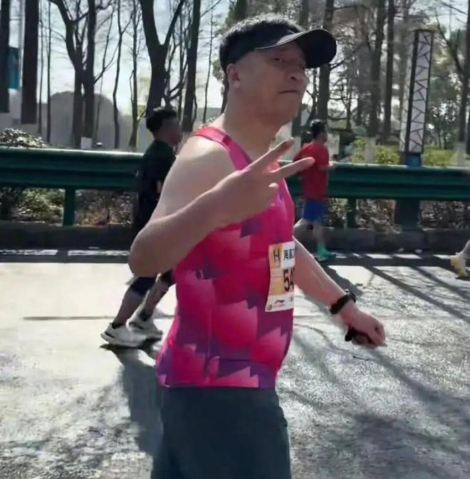 为什么这么多人喜欢张雪峰？打破信息差、只说大实话的他此生无憾(图5)