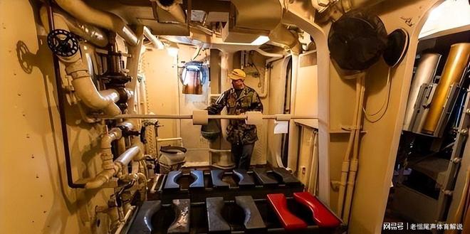 Kaiyun体育网站:关键时刻美军航母“炸了”:中国导弹没办到的事美国厕纸干成了(图3)